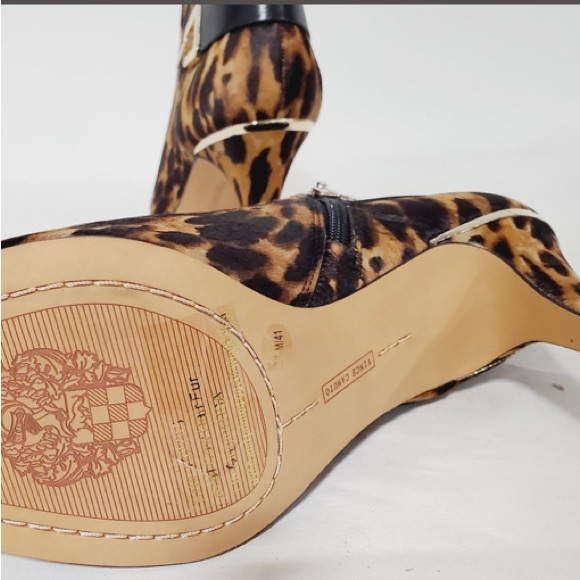 Vince Camuto Vernaya Animal Print Leather Booties 
Size 9.5M
New in Box - Picture 3 of 6